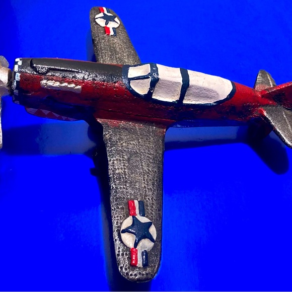 Vintage cast iron kitty hawk fighter plane (shark mouth) toy or collectible - Picture 2 of 9